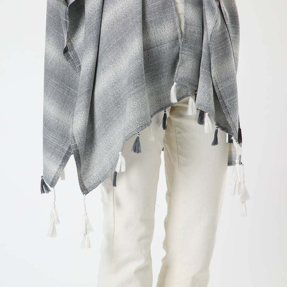 Kimono Lineal Gris Humana