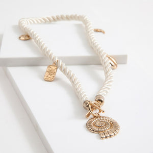 Collar Largo Sea Shell Dorado Humana