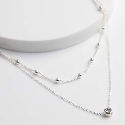 Collar Corto Plateado Essential Luz Humana